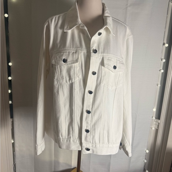 Savanna Jane White Denim Jacket – 2X – Colorful Floral Embroidered - Picture 4 of 11